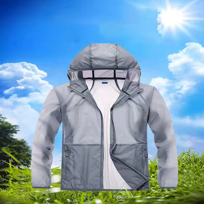Abbigliamento a prova di Sun della pelle di resistenza all'acqua 96% della luce di Upf 50+ di protezione uv Rapido-asciutta di nylon della protezione solare